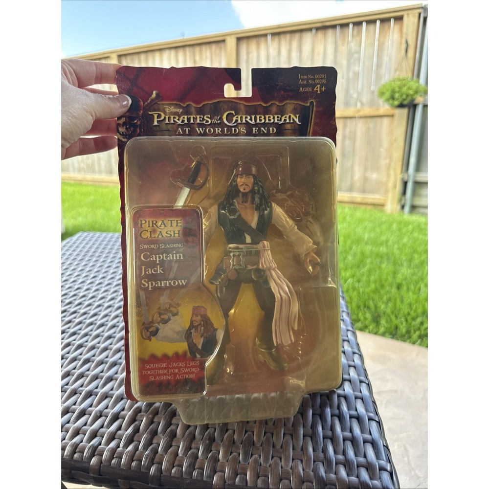 Pirates Of The Caribbean At World's End Pirate Clash Captain Jack Sparrow